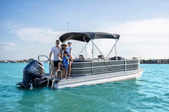 New 2023 Luxury Tritoon 24' up to 13 people! Tube for 2 included!