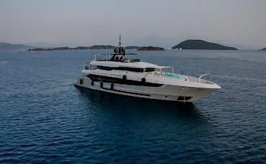 Mangusta Oceano 43 in Mykonos