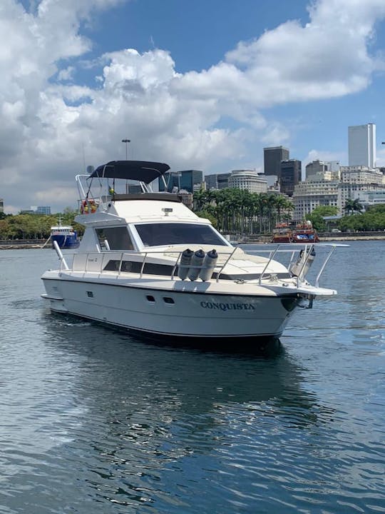 Oceanic 32ft Powerboat for 13 people in Rio de Janeiro