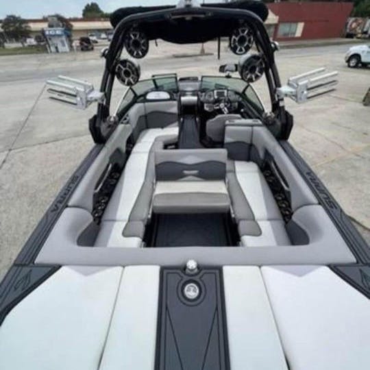 Lake LBJ - Supra SE 450 Wakeboat para 12