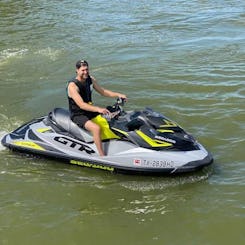 Impresionante moto de agua Seadoo, rápida y divertida, ¡a 67 km/h!