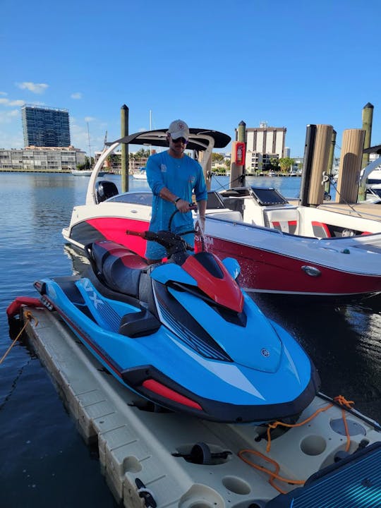 Jet Ski Yamaha neuf avec système audio 