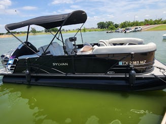 Lake Days Aren’t Over Yet! Book Your Pontoon Escape Today!