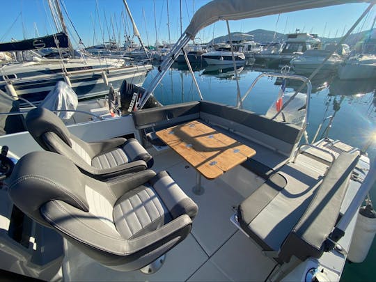 Sail on the french riviera with this magnificent Cap Camarat 7.5cc