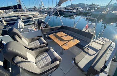 Sail on the french riviera with this magnificent Cap Camarat 7.5cc