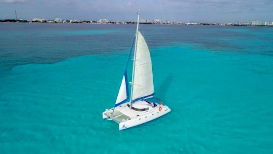 Amazing Day On Catamaran 43 FT With Unlimited Open Bar Cancun and Isla Mujeres 