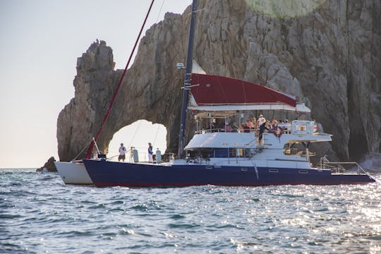 Increíbles recorridos en Cabo San Lucas en un catamarán de lujo de 68 pies