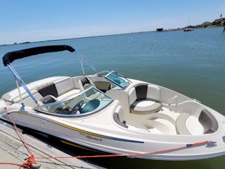 Sea Ray 185 Sport Boat Rental in Galveston Bay - Up to 7 people