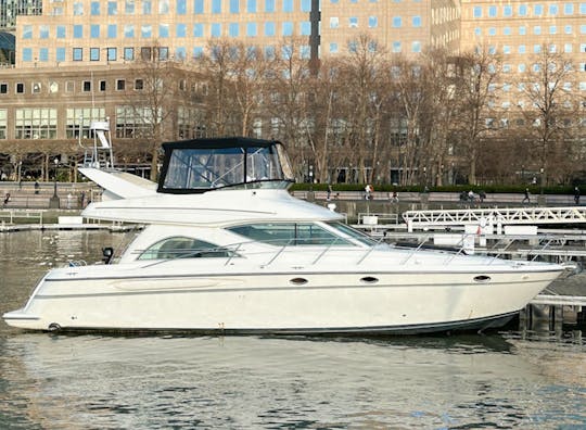 52’ Maxum FlyBridge Yacht - Fuel Included