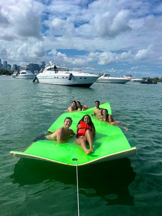 Miami Vibes: 40ft Van Dutch Boat for 13 people!!!