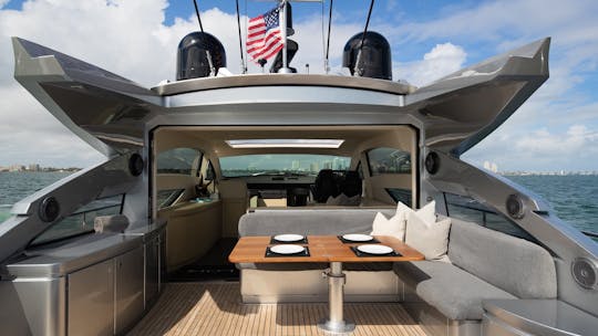 Profitez du fun : Pershing 64 — Des aventures tout compris