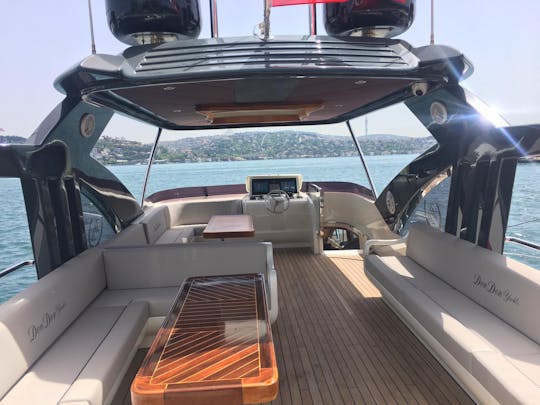 Passeio moderno de conforto em iate de luxo de 80 pés em Boshphorus!