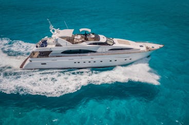 Mega yate 101 Azimut para Tulum - Cancún con servicio de recogida terrestre