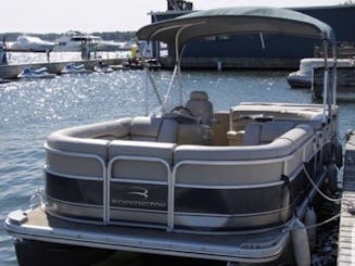 22' Bennington Pontoon | Melhores preços em DC + Jetski Add-Ons