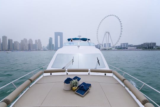 YACHT DE 75 pieds FLAMBANT NEUF DE 2024 À LOUER DISPONIBLE