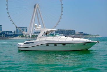 Hermoso yate de 40 pies disponible para navegar en Dubai