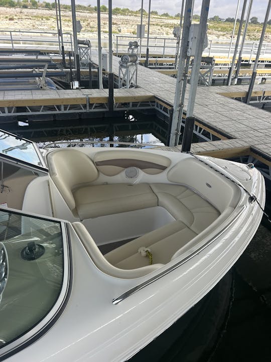 Bateau Chaparral 220 SSi | Ski, wakeboard et tube sur Canyon Lake Tx