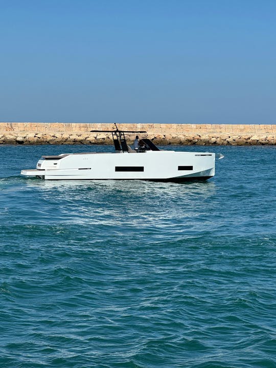 De Antonio Yachts D42