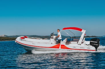 Mar.co Twentythree RIB con motor de 225 CV en Sveti Filip i Jakov