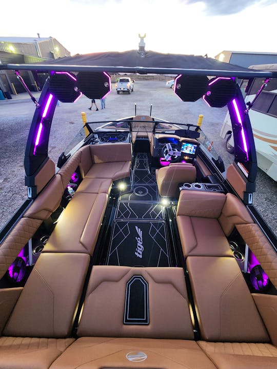 New 2024 Tigè Z3 Luxury WakeSurf Boat in Graford TX!!