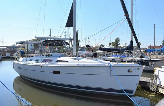 Hunter 'Legend' Sailboat, 36ft