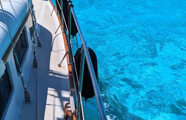 Luxury Sailing Yacht In The Bahamas With Captain Shane!