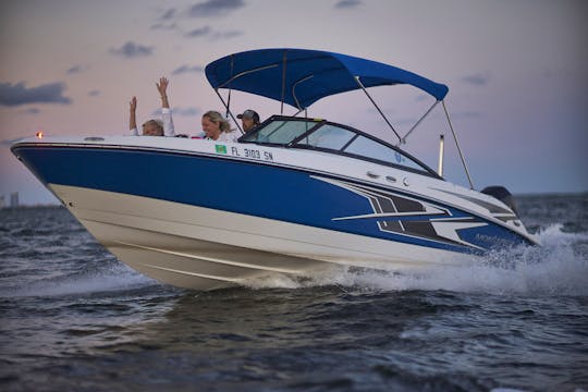 1 hour Exclusive Private Boat tours in Miami
