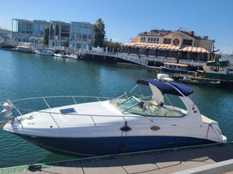Beautiful Sea Ray 280 Motor Yacht Captain Included 
