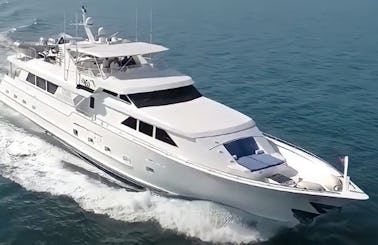 Luxury Experience with 103ft Broward Yacht| Puerto Vallarta