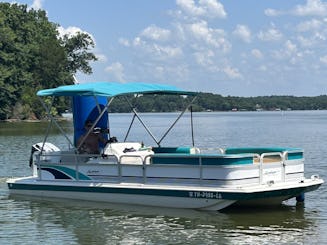 Let the good times roll!! 8 person Hurricane Deck boat with Captain