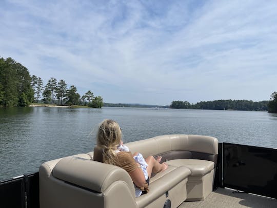 Ponton du lac Keowee 2022, 24 pieds, quai 140 CV (12 personnes), plage, pique-nique, salle de bain