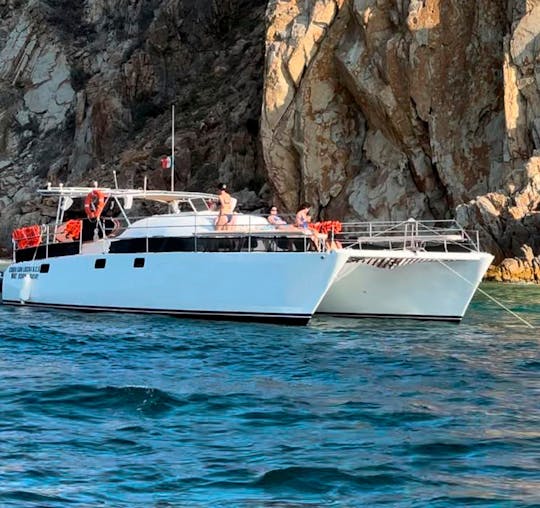 A melhor aventura de mergulho a bordo de um novo catamarã de 42 pés em Los Cabos