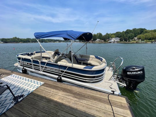 2021 24' Berkshire Luxury Lake Norman Tritoon Party Barge 