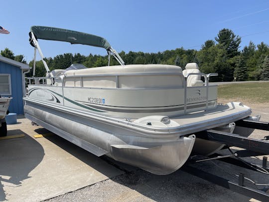 22ft Bennington Tritoon for 14 pax on Glen Lake! Free delivery!