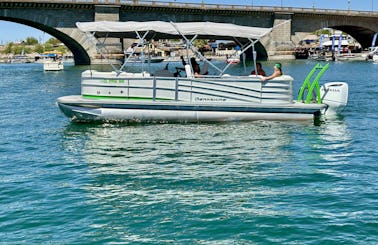 250hp tritoon, includes gas!