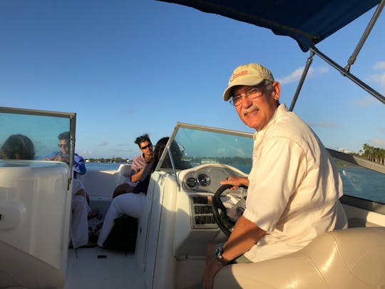 Hurricane Bowrider de 24 pies para alquiler de yates en el área de Miami.
