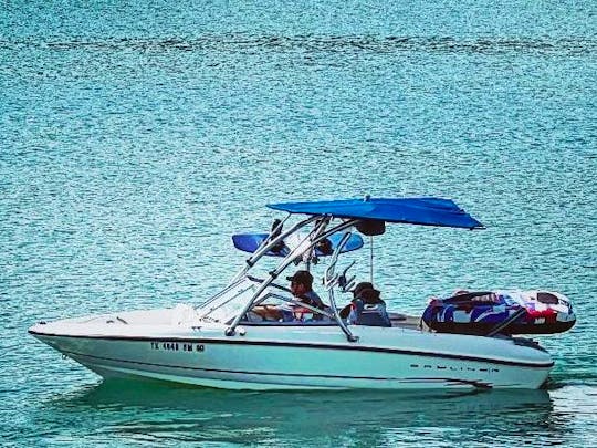 Bayliner 175 Ski Boat with pull tube -  Make memories on the water!