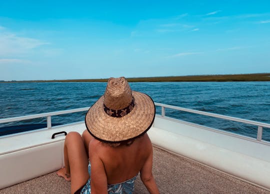 Enjoy coastal cruising at its best on our 27' Crest Pontoon!