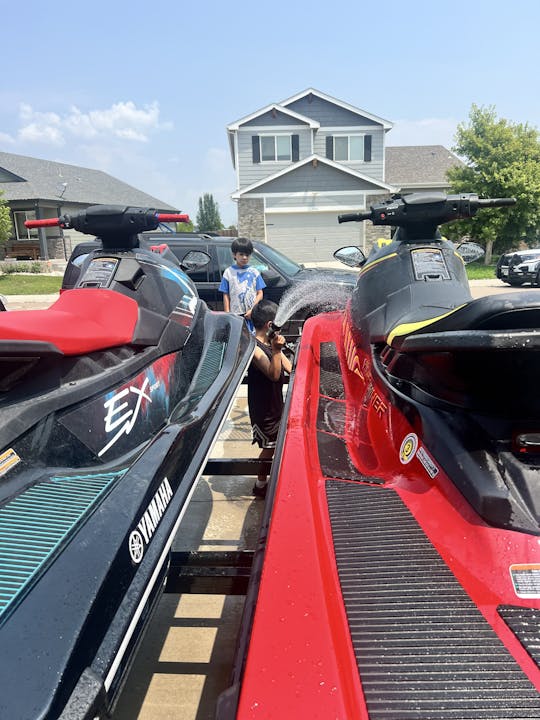 Diversión bajo el sol: disfruta de 2 NUEVAS motos acuáticas Yamaha Waverunner 2024