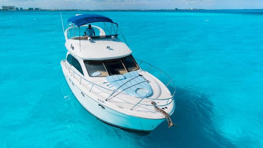 FUN 46 pés. Iate Meridian Flybridge em CANCÚN, 1 HORA DE JETSKI GRÁTIS