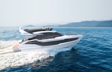 The new medium size Galeon 440 Fly 4th Generation in Charter in Croatia