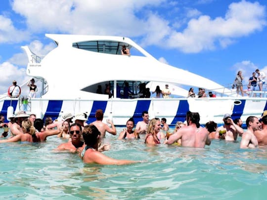 🥇 ALUGUE-ME UM IATE LUXUOSO PARA SUA FESTA 🥇 com capitão e tripulação em Punta Cana!