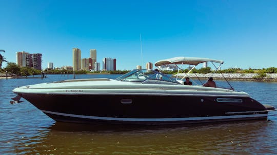 Yacht à moteur Chris Craft de 32 pieds pour une incroyable location de yacht à Mazatlan