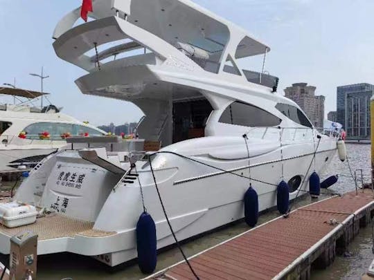 Aluguer de iates a motor de 63 pés em Shanghai Shi, China!