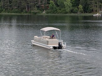 2024 Grand Island Pontoon for Cruise in Comfort & Style!