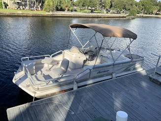 2002 Hurricane deck boat 90hp motor