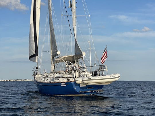 Navegación privada de Martha's Vineyard a bordo del velero Pearson de 42 pies