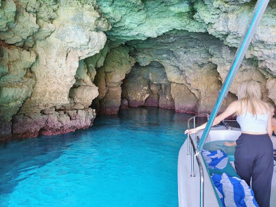 Alquiler de lanchas rápidas abiertas de 24 pies en Malta