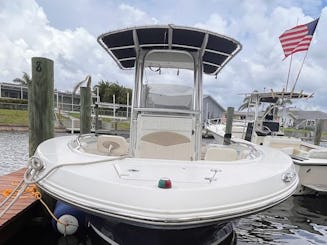 21ft Robalo R200 Center Console, Marco island Delivery to your dock