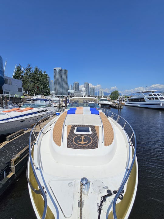 The best boating day awaits you on our luxurious 53-foot yacht in Vancouver